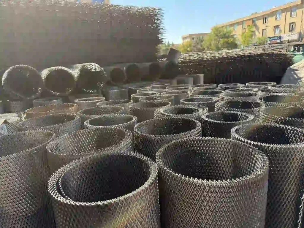 رولهای توری اکسپندد متال در انبار